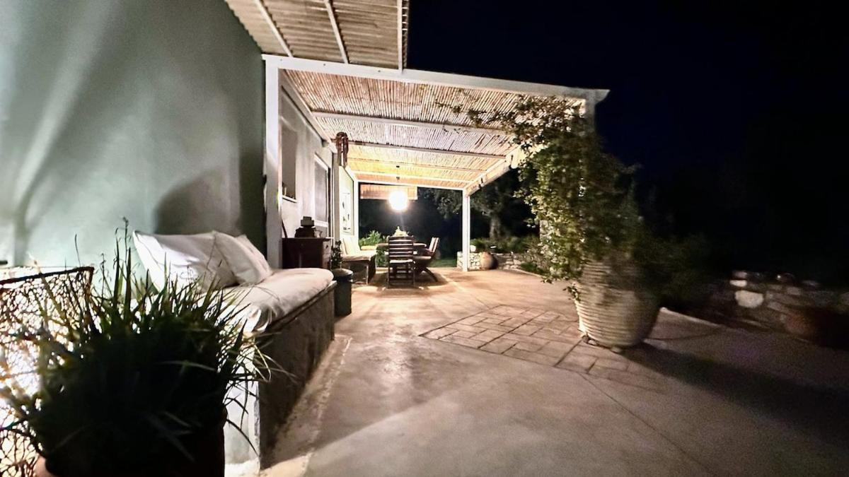 The Secret Garden At Villa Georgia Kalamata Extérieur photo