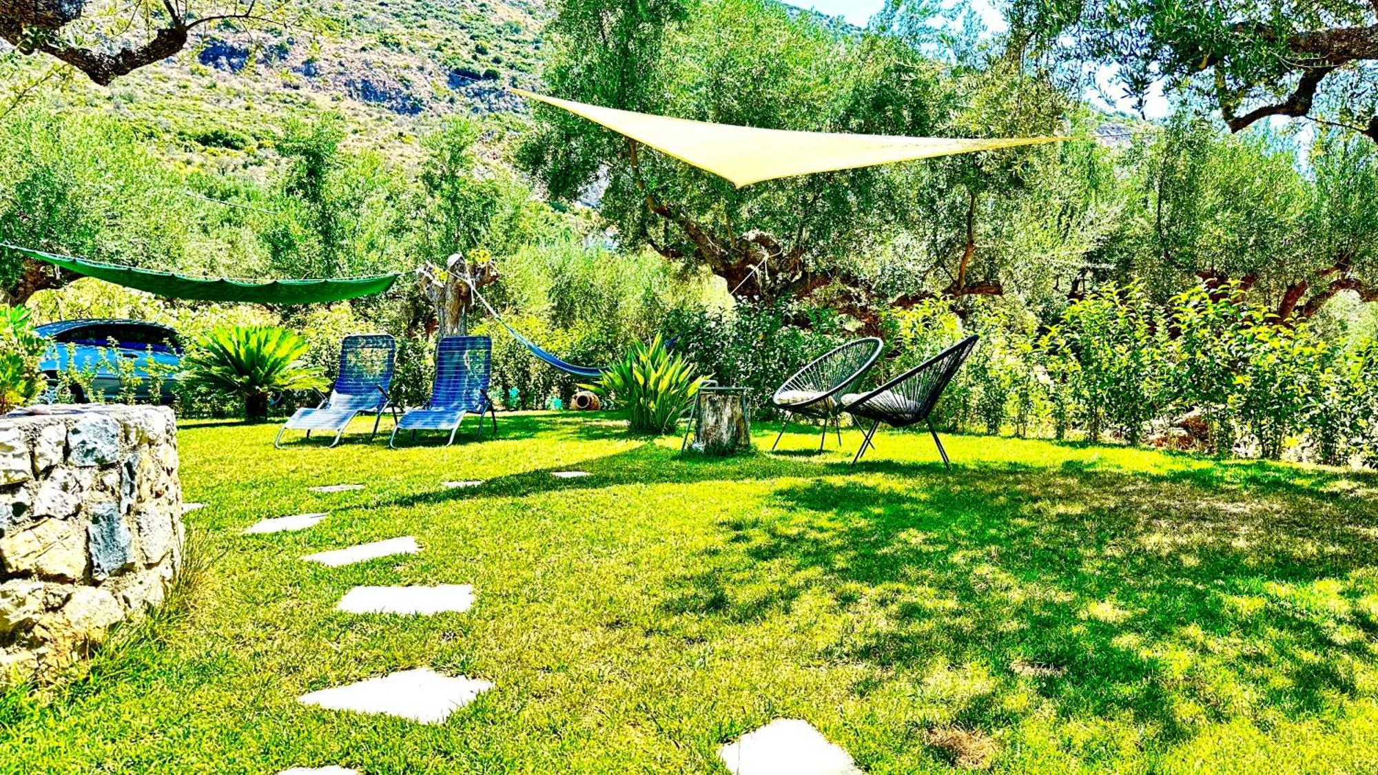 The Secret Garden At Villa Georgia Kalamata Extérieur photo