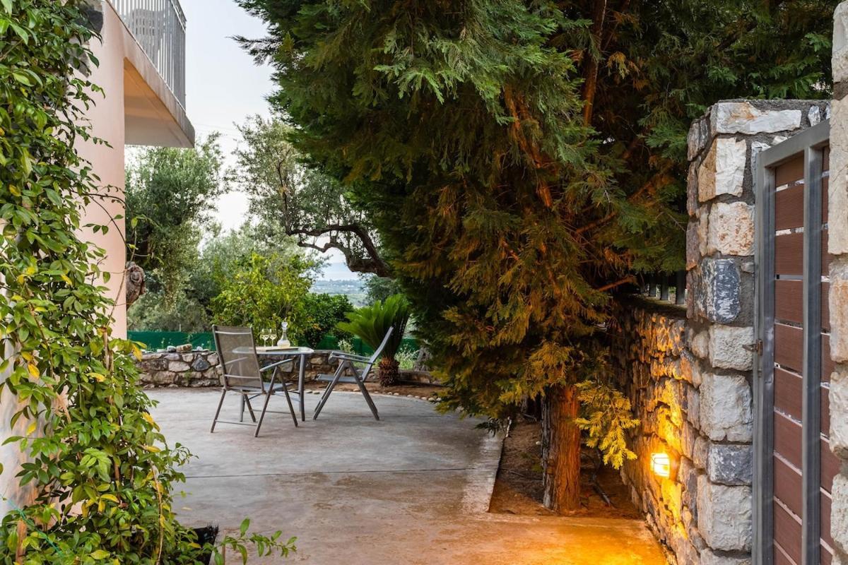 The Secret Garden At Villa Georgia Kalamata Extérieur photo